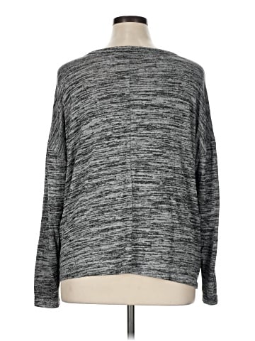 Old Navy 3/4 Sleeve T-Shirt (view 2)