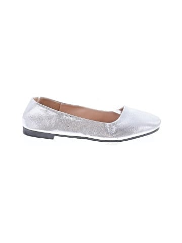 Unbranded Flats (view 1)