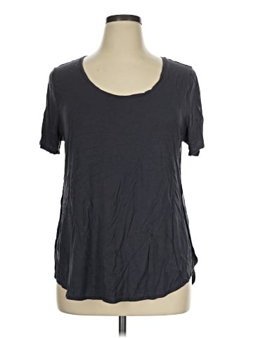 Old Navy Short Sleeve T-Shirt (view 1)