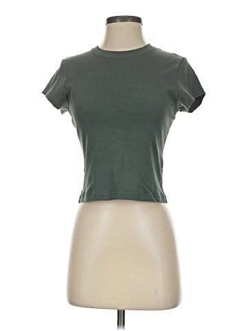 Uniqlo Short Sleeve T-Shirt (view 1)
