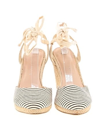 Kelly & Katie Wedges (view 2)