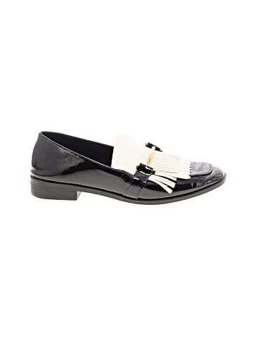 Unbranded Flats (view 1)