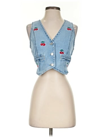 Love Tree Sleeveless Button-Down Shirt (view 1)