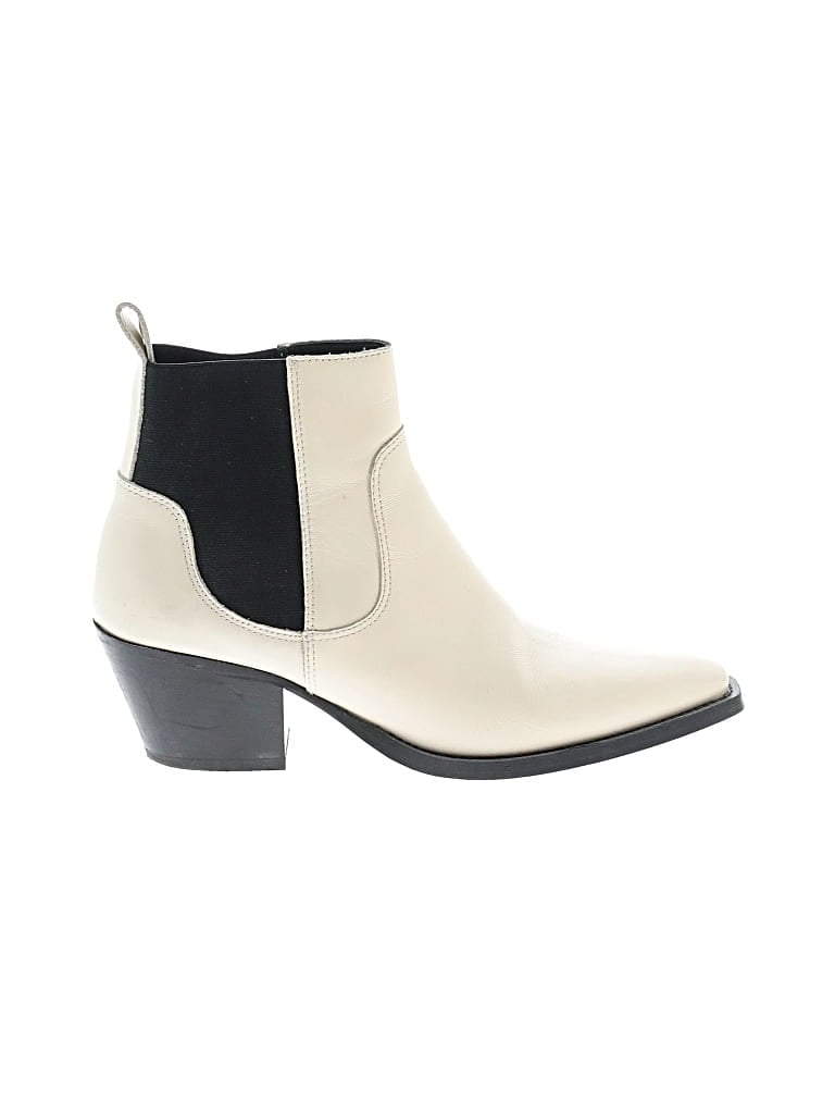 Pre-owned Everlane Ankle Boots In Ivory