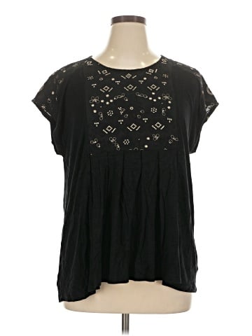 Akemi + Kin Short Sleeve T-Shirt (view 1)