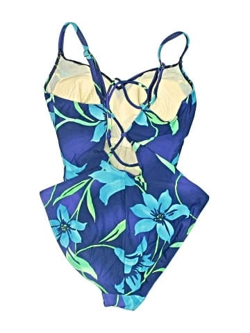 La Blanca One Piece Swimsuit (view 2)