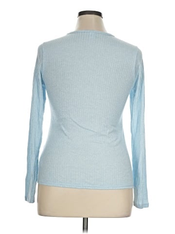 Old Navy Long Sleeve T-Shirt (view 2)