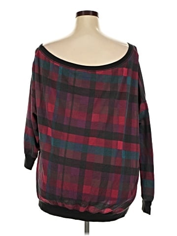 Torrid 3/4 Sleeve T-Shirt (view 2)