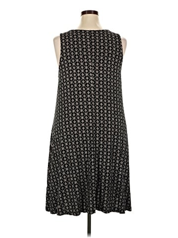 Old Navy Casual Dress (view 2)