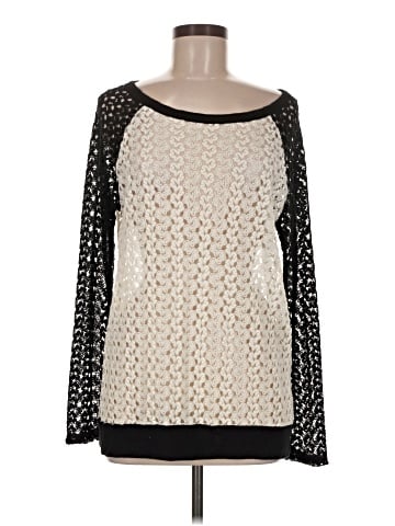 Romeo & Juliet Couture Long Sleeve Top (view 1)
