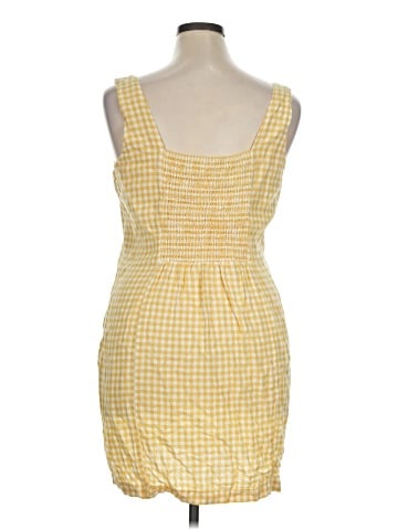 Old Navy Casual Dress (view 2)