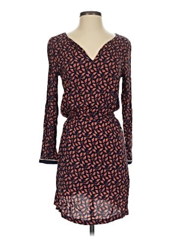 La Petite Etoile Casual Dress (view 1)