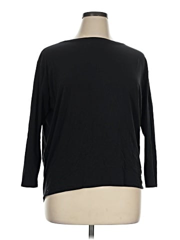 Lululemon Athletica 3/4 Sleeve T-Shirt (view 1)