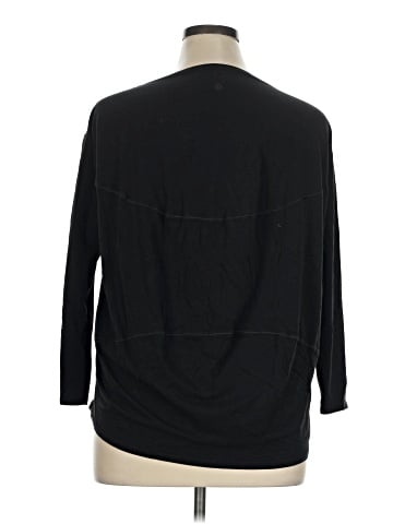 Lululemon Athletica 3/4 Sleeve T-Shirt (view 2)