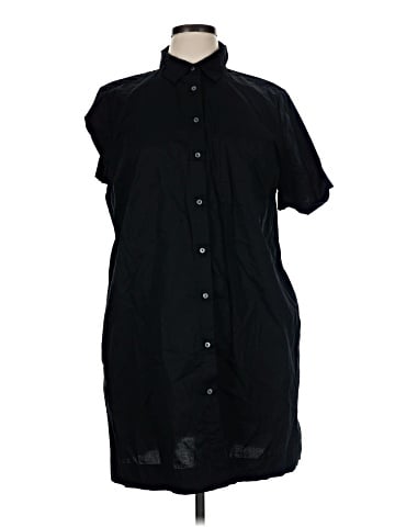 Old Navy Short Sleeve Button-Down Shirt (view 1)