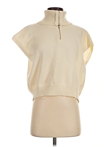 Dreamers By Debut Poncho (view 1)