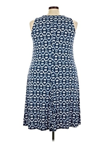 Old Navy Casual Dress (view 2)