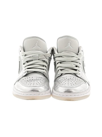 Air Jordan 1 Low SE Sneakers (view 2)