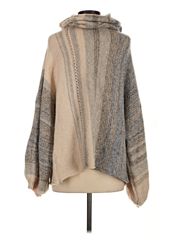 Fate Poncho (view 2)