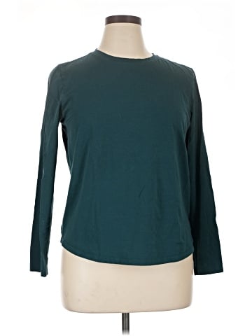 Lululemon Athletica 3/4 Sleeve T-Shirt (view 1)