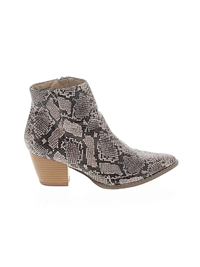 Pre-owned Coconuts By Matisse Ankle Boots In Gray