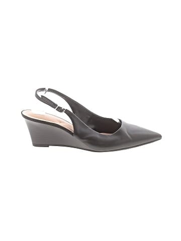 Kelly & Katie Wedges (view 1)