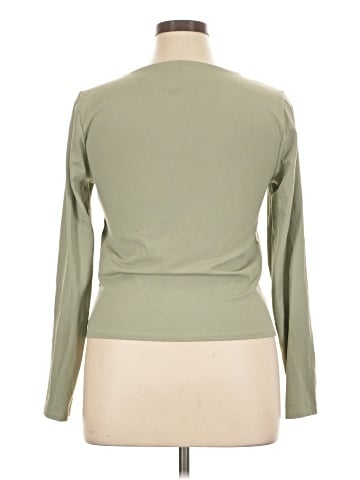 Abercrombie & Fitch Long Sleeve T-Shirt (view 2)