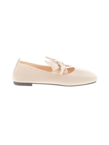 Unbranded Flats (view 1)