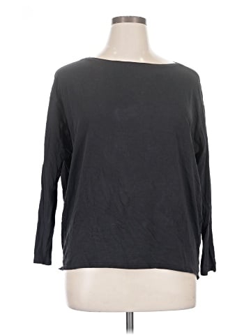 Lululemon Athletica 3/4 Sleeve T-Shirt (view 1)