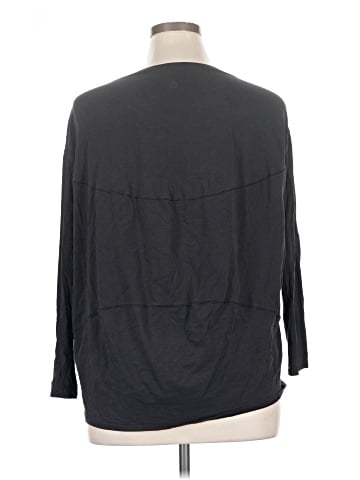 Lululemon Athletica 3/4 Sleeve T-Shirt (view 2)
