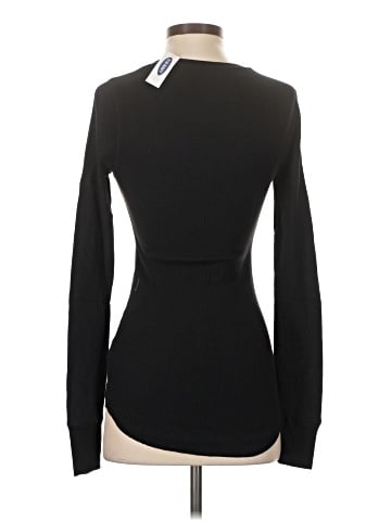 Old Navy Long Sleeve T-Shirt (view 2)