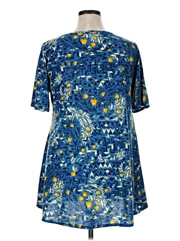 Lularoe Short Sleeve T-Shirt (view 2)