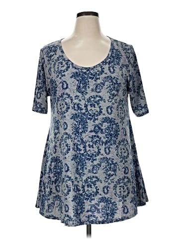 Lularoe 3/4 Sleeve T-Shirt (view 1)