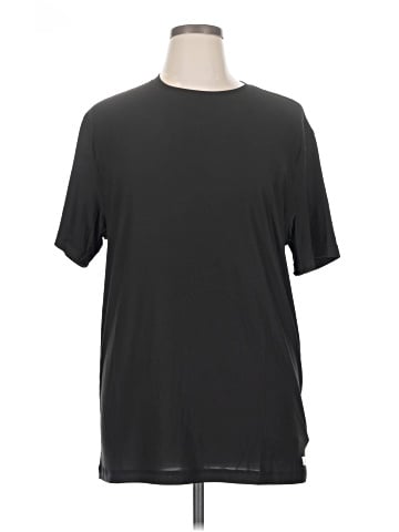Vuori Active T-Shirt (view 1)