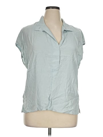 Vince. Sleeveless Silk Top (view 1)
