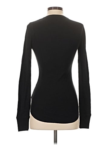 Old Navy Long Sleeve T-Shirt (view 2)