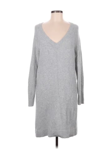 Old Navy Pullover Sweater (view 1)