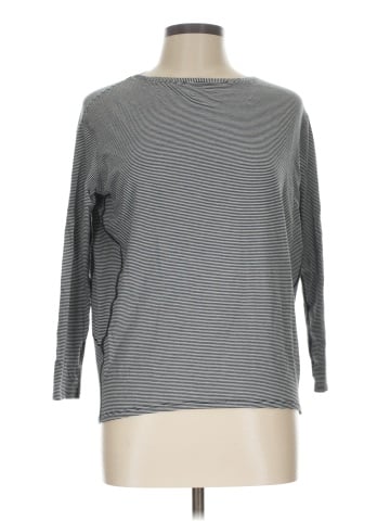 Lululemon Athletica 3/4 Sleeve T-Shirt (view 1)