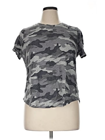 Old Navy Short Sleeve T-Shirt (view 1)