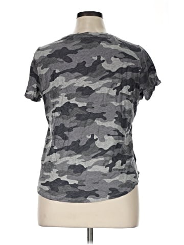 Old Navy Short Sleeve T-Shirt (view 2)