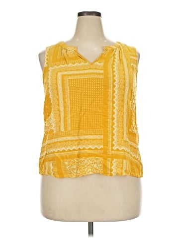 Knox Rose Sleeveless T-Shirt (view 1)