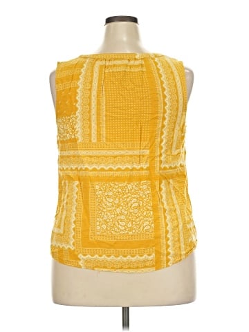 Knox Rose Sleeveless T-Shirt (view 2)