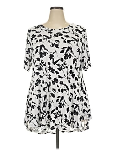 Lane Bryant Short Sleeve T-Shirt (view 1)