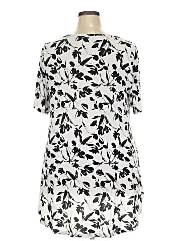 Lane Bryant Short Sleeve T-Shirt (view 2)
