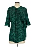 CAbi 100% Polyester Animal Print Green Short Sleeve Blouse Size S - photo 2