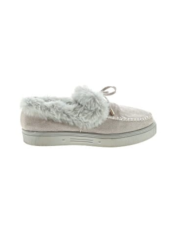 Unbranded Flats (view 1)
