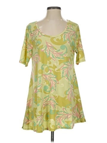 Lularoe Short Sleeve Blouse (view 1)