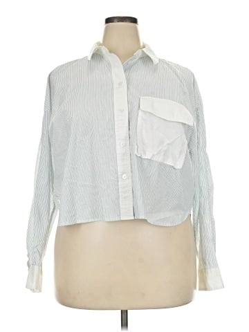 Madewell Flap-Pocket Crop Button-Up Shirt in Poplin (view 1)