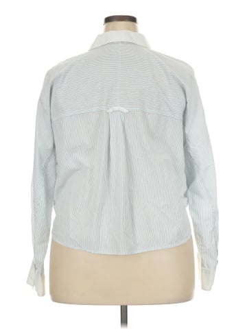 Madewell Flap-Pocket Crop Button-Up Shirt in Poplin (view 2)