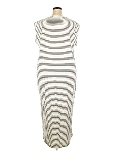 Old Navy Casual Dress (view 2)